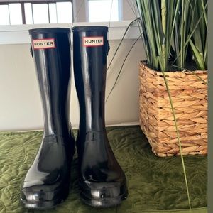 Hunter
'Original Gloss' Rain Boot • Size 4G/3B